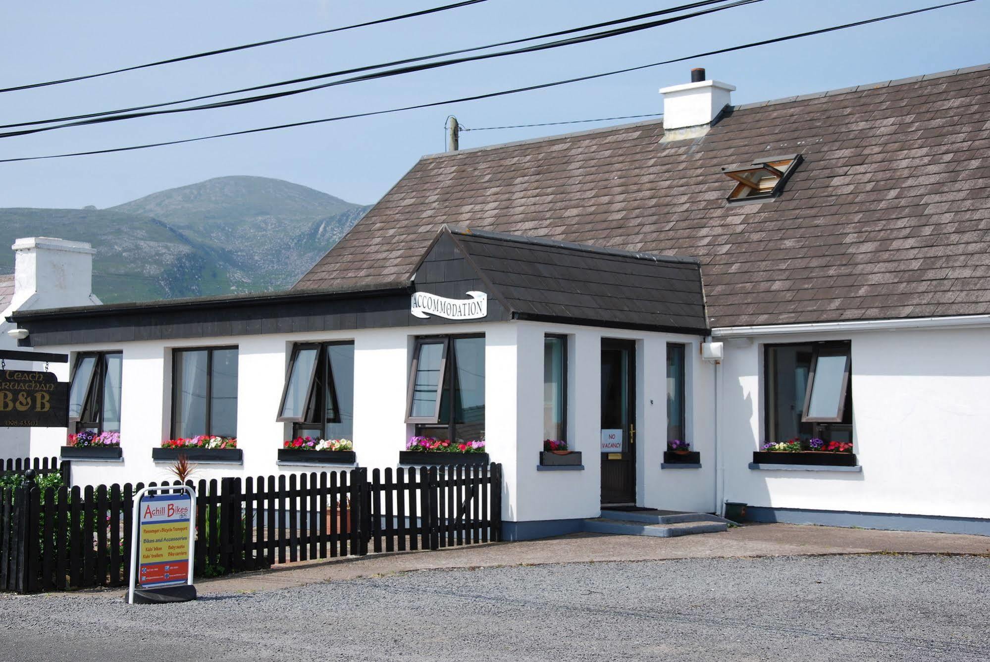 Teach Cruachan Bed&Breakfast Dooagh Exterior foto